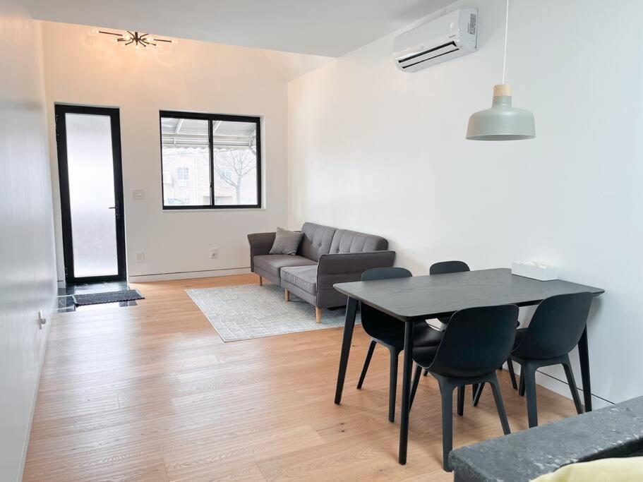 New Ample And Cozy One Bedroom Apt In Brooklyn At Rem-Casa New York Dış mekan fotoğraf